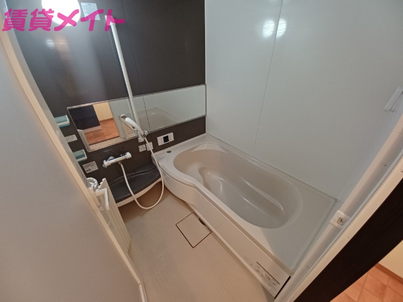 バス・シャワールーム　同建物別部屋写真です