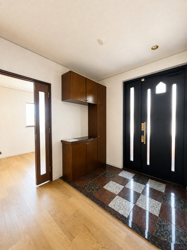 土入戸建の玄関写真