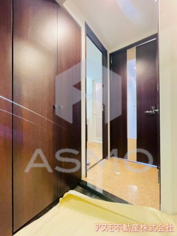 玄関　同マンション別部屋　参考写真