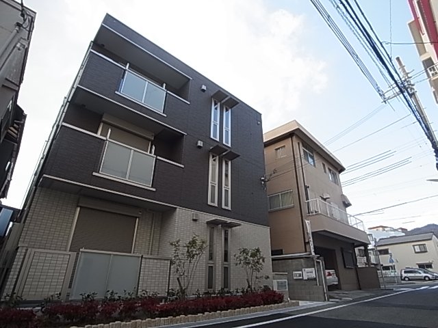地下鉄西神・山手線 大倉山駅 徒歩14分 築9年