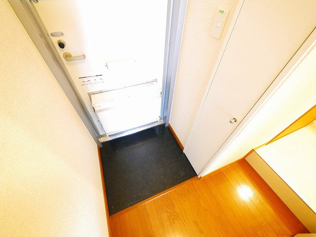 玄関　明るい玄関です