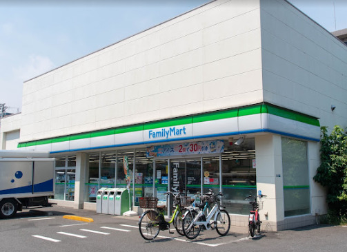 コンビニ　ファミリーマート 環七南馬込三丁目店（コンビニ）まで450m