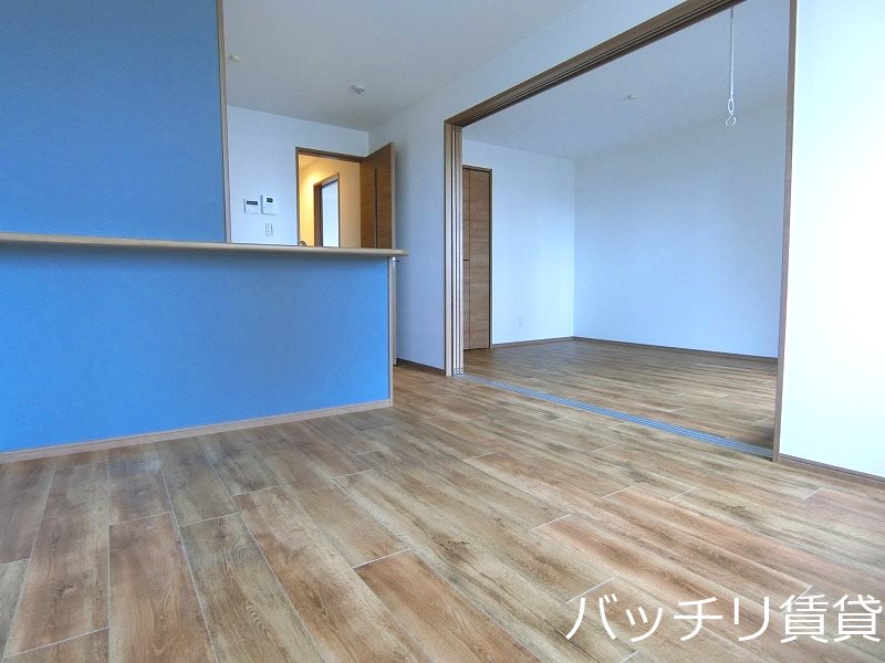 居室・リビング　別号室の画像。現況を優先します。