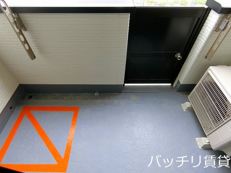 バルコニー　別号室の画像。現況を優先します。