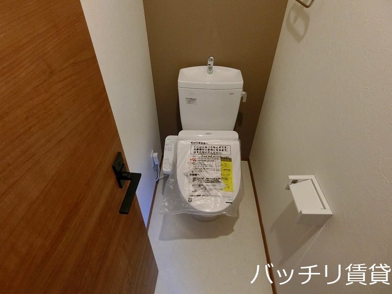 トイレ　別号室の画像。現況を優先します。