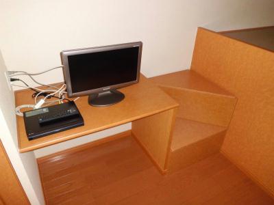その他　テレビとレオネット。月々1600円でネットつなぎ放題。