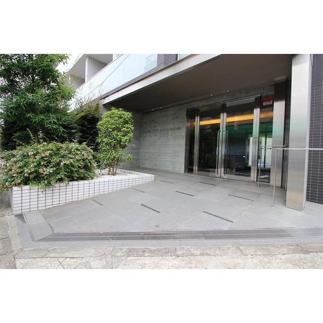 京王井の頭線 下北沢駅 徒歩11分 5階建 築15年の外観写真