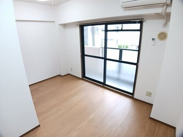 居室・リビング　※写真は同じマンションの違う部屋のものになります。