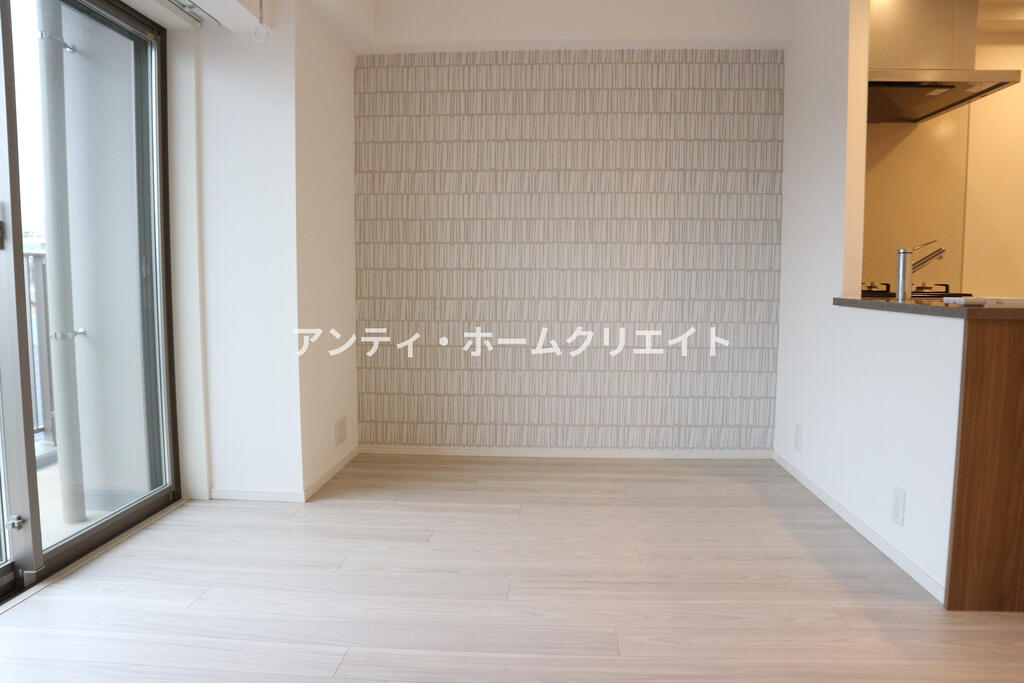 居室・リビング　同タイプ4階の室内写真となります