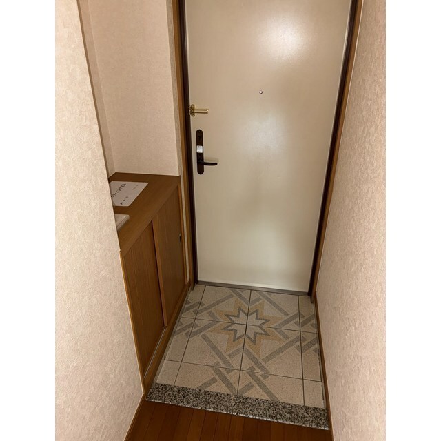 玄関　別部屋のお写真です。