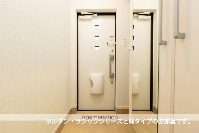 クレアIIの玄関写真