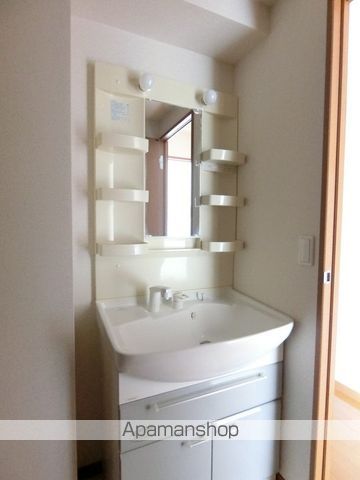 グリーングラスNの内装写真