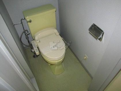 トイレ　嬉しいウォシュレット付きのトイレ！便座温かいですよ♪