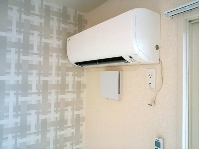 その他設備　エアコン（リビング）