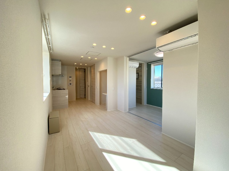 居室・リビング　11.8帖のLDK♪2面採光の明るいお部屋です！