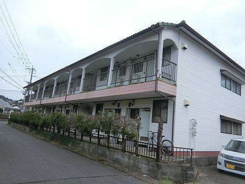 大村市玖島のアパートの建物外観