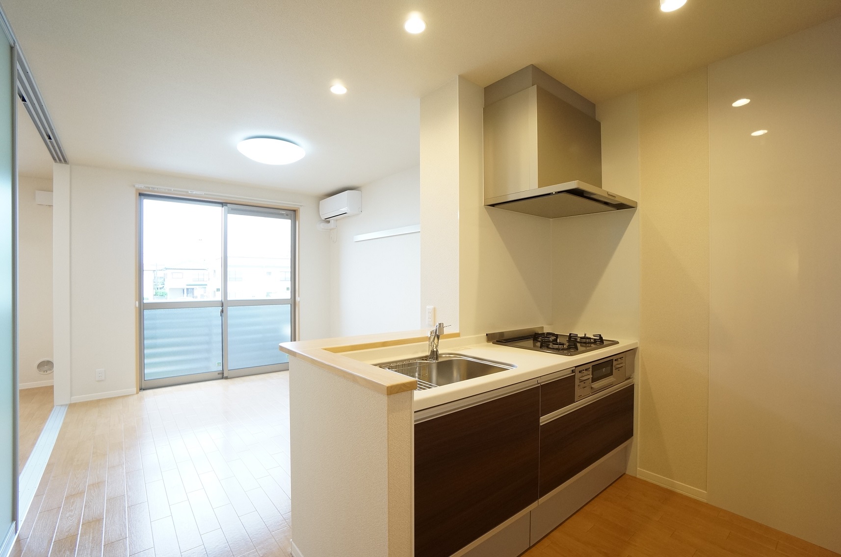 居室・リビング　対面キッチンのＬＤＫです。