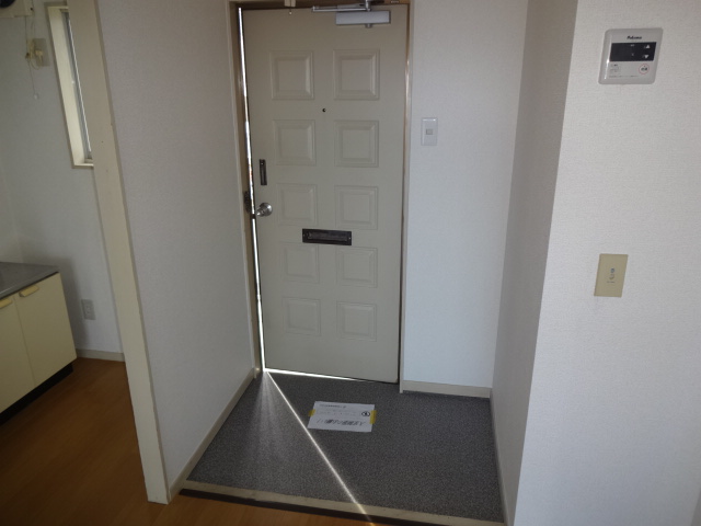 玄関　洗濯機置場