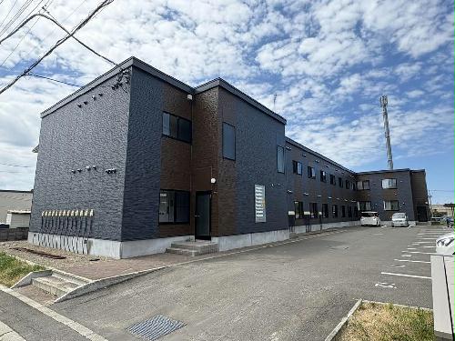 レオパレスモンマルトルの丘の建物外観