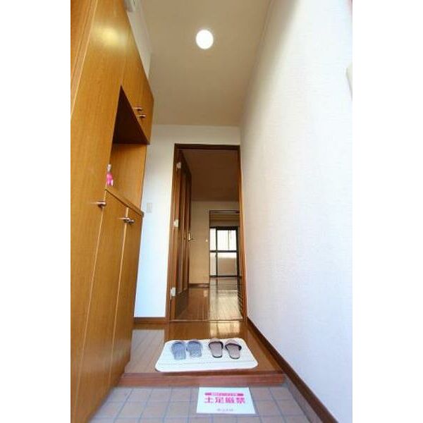 ローズフェアリーの玄関写真