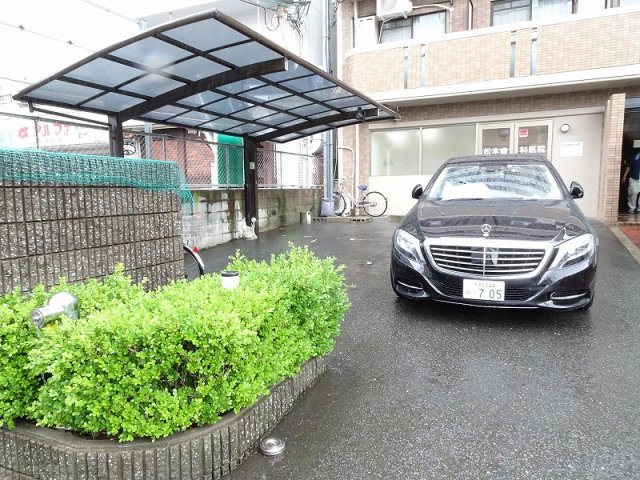 駐車場　駐車場完備です