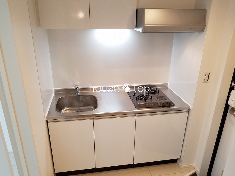 キッチン　2口コンロ付システムキッチン！調理スペースも広くて快適です♪