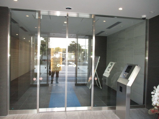 ロビー　オートロック付！