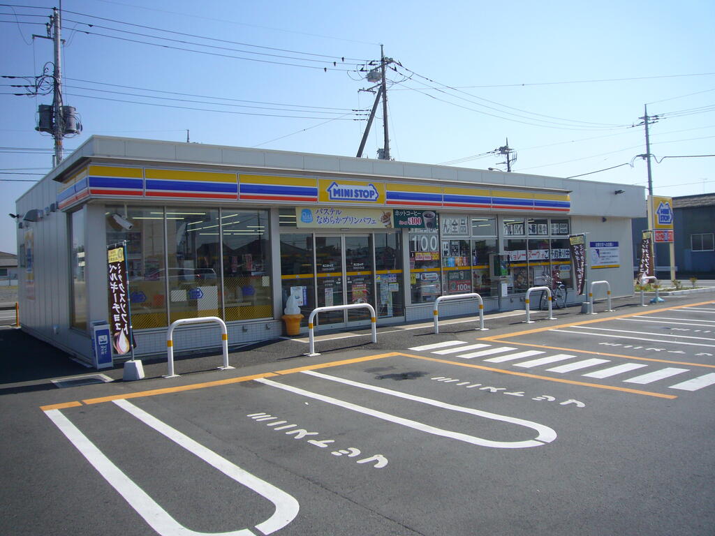コンビニ　ミニストップ壬生おもちゃのまち店（コンビニ）まで492m