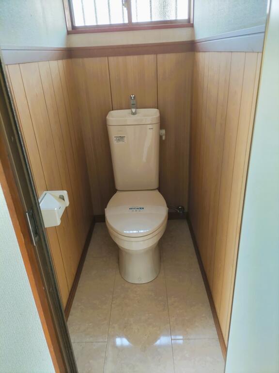 トイレ　バス・トイレ別です。