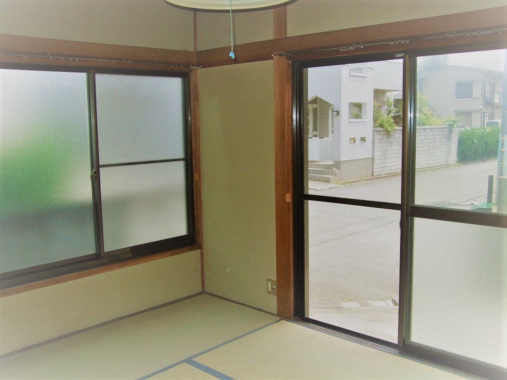 居室・リビング　明るい角部屋