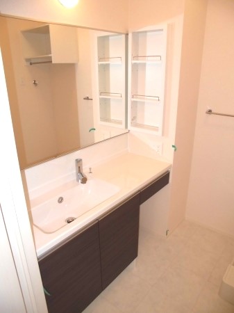 洗面設備　大型洗面台