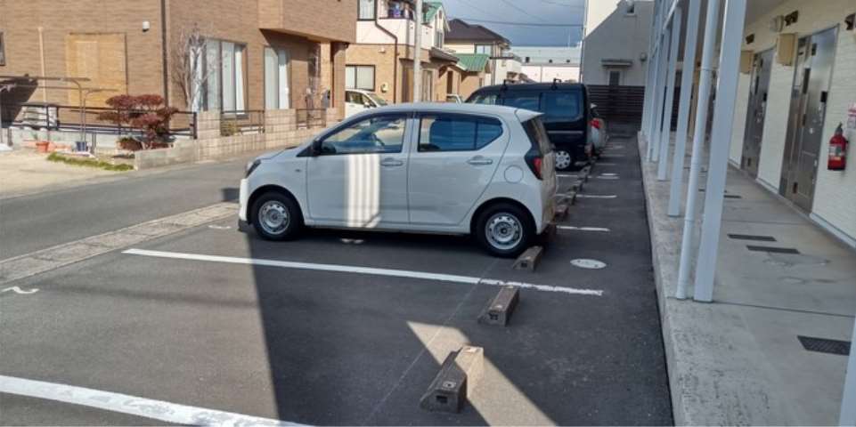 駐車場　駐車場