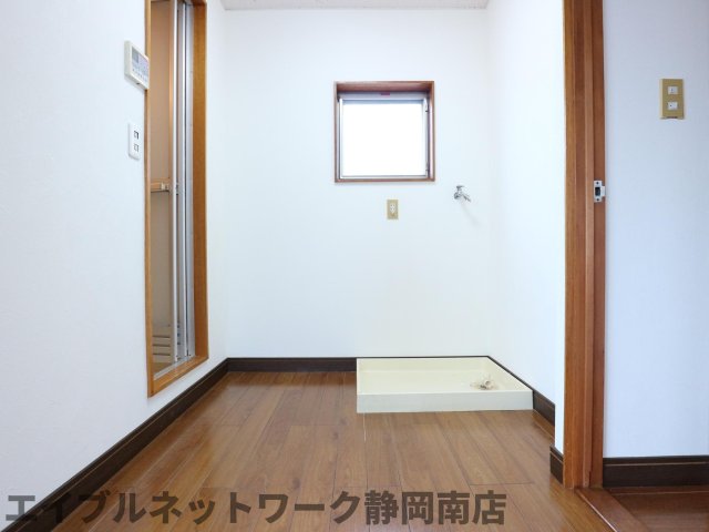 その他　洗濯機置場です