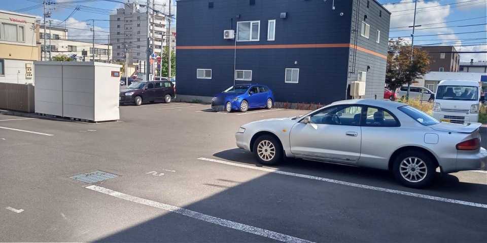 駐車場　駐車場