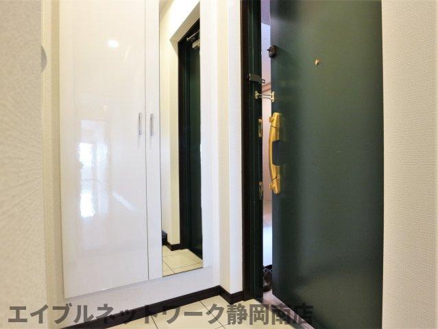 玄関　明るい玄関です