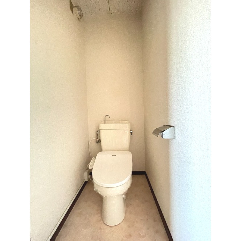 【総社市中央のアパートのトイレ】