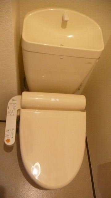 トイレ　温水洗浄便座付トイレ