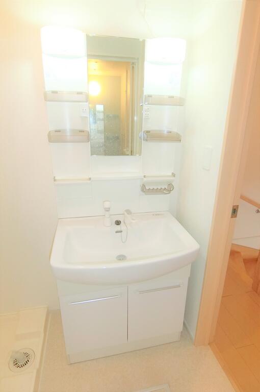 洗面設備　類似物件です。