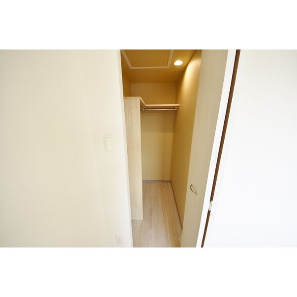 収納　収納力のあるウォークインクローゼットです！