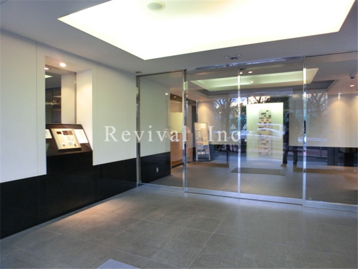 エントランス　オートロックで防犯面も安心して暮らせます。