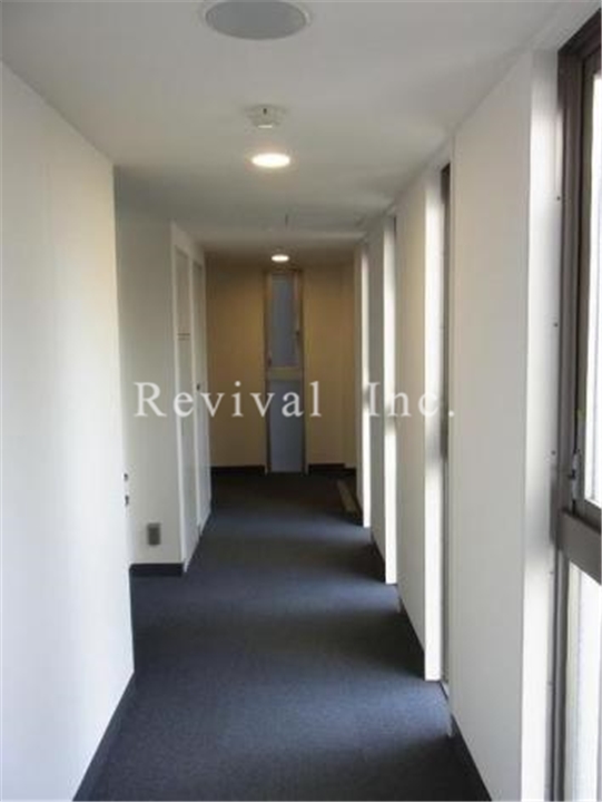 その他共有部分　内廊下なので、まるでホテルのようです。