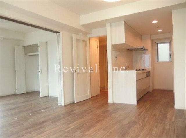 居室・リビング　解放感あるリビングは床暖房完備です。