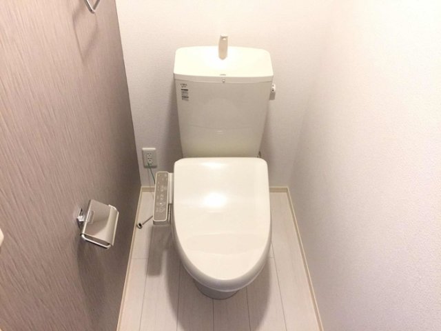 【小矢部市綾子のアパートのトイレ】