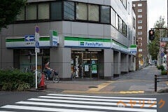 コンビニ　ファミリーマート丸の内大津通店（コンビニ）まで554m