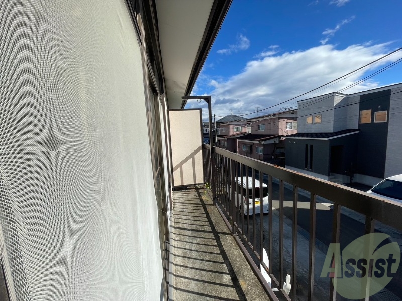 バルコニー　バルコニーがあるので洗濯物は外に干せそうですね～