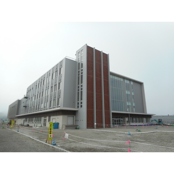 小学校　登別市立鷲別小学校（小学校）まで1372m