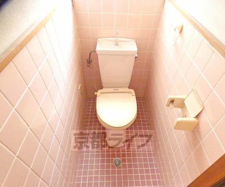 トイレ　トイレはキレイです