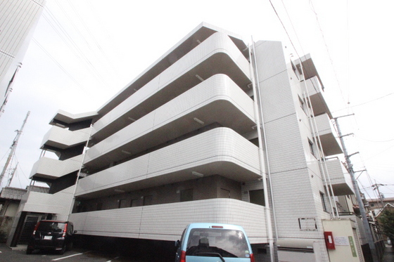 広島市安佐南区西原のマンションの建物外観