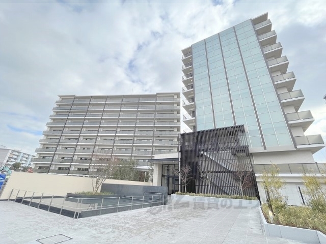クラッシィハウス京都六地蔵２０階の建物外観