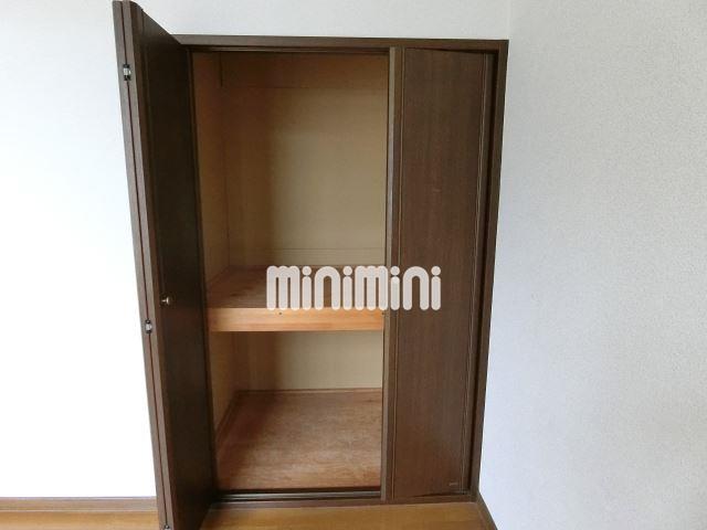 収納　上下２段に分かれている収納です。